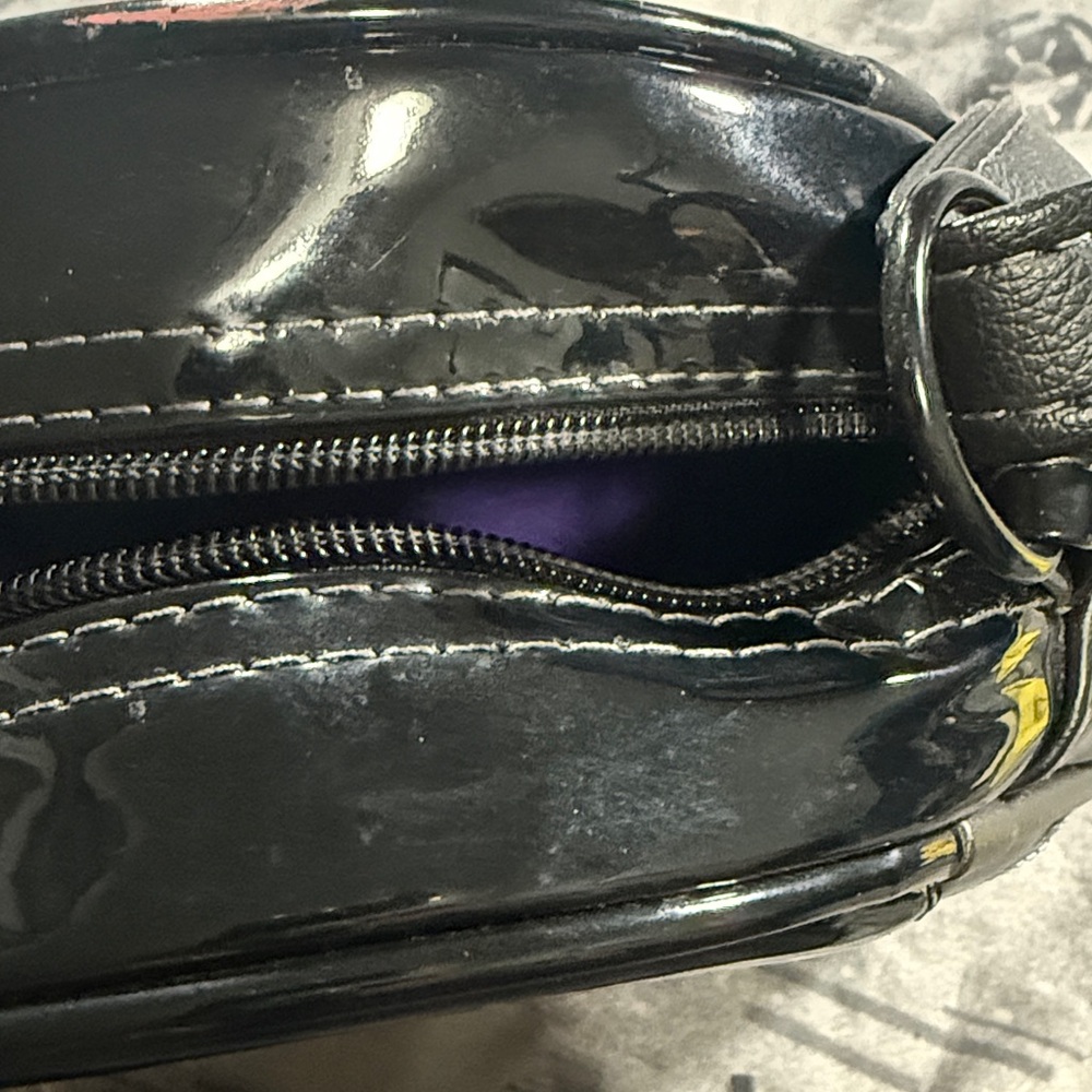 LOVE PAIN AND STITCHES HANDMADE POSION HEART BLACK ON BLACK CROSSBODY OG!! - Picture 9 of 14